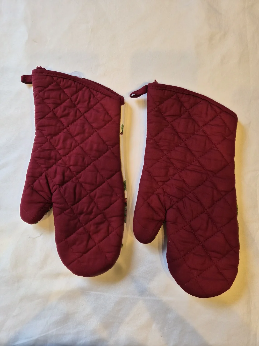 Holiday Christmas Tree Oven Mitts - White/Green